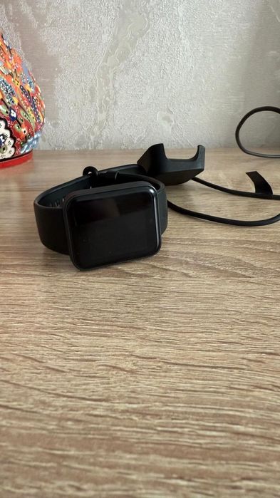 Продам  Xiaomi Mi Watch lite