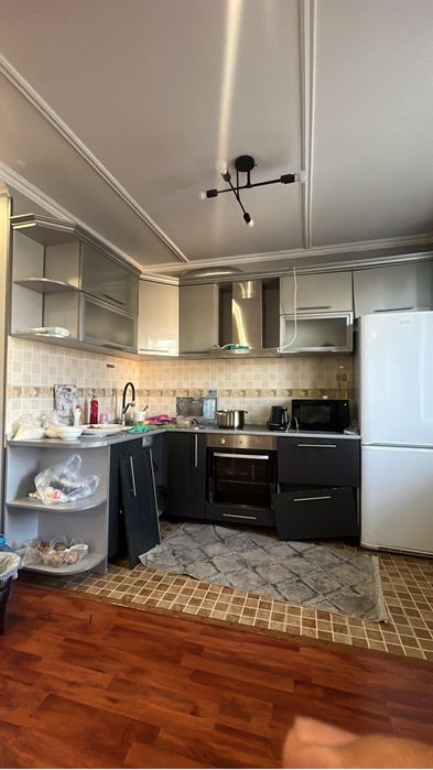 Продам кухоню в сборе б/у.