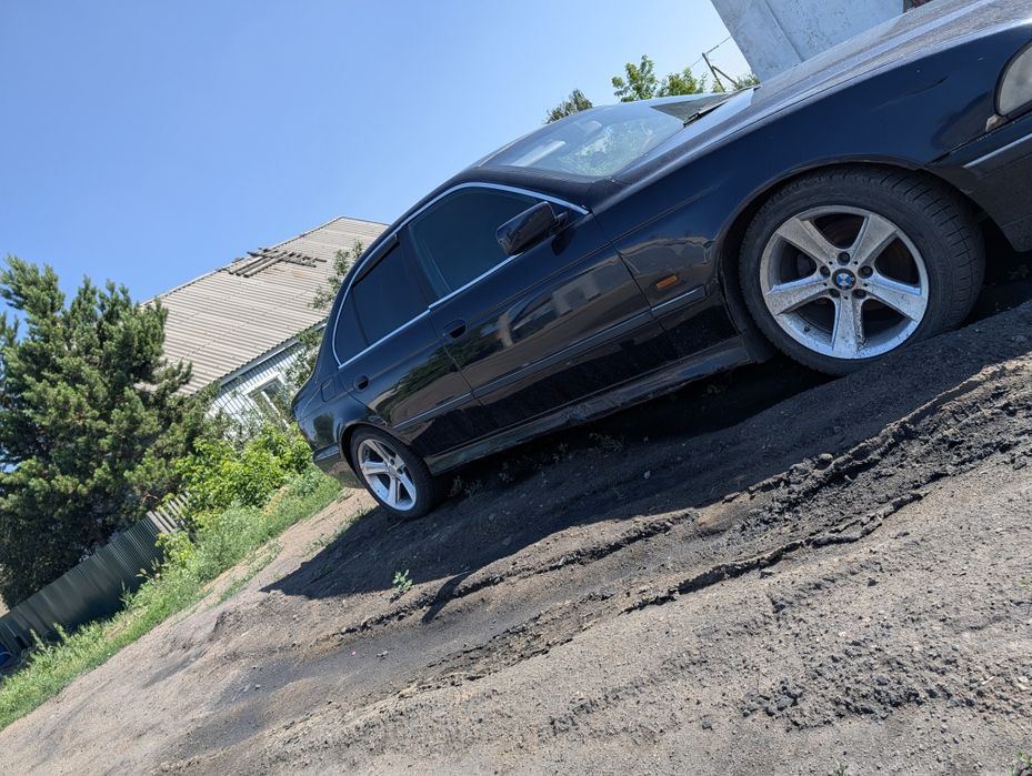 Продам BMW 528 E 39