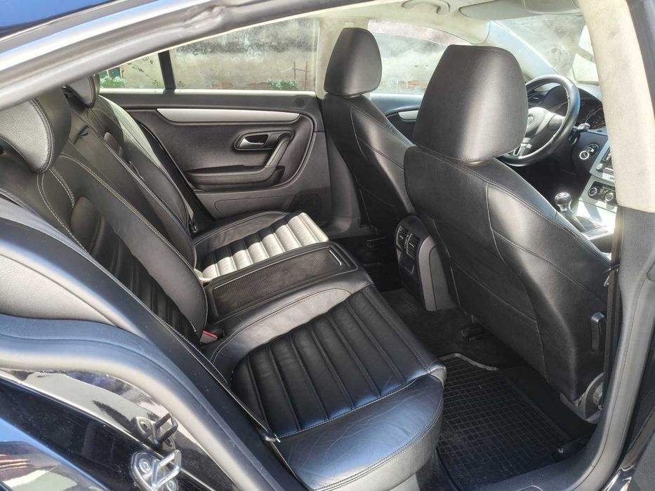 Vând Volkswagen Passat CC