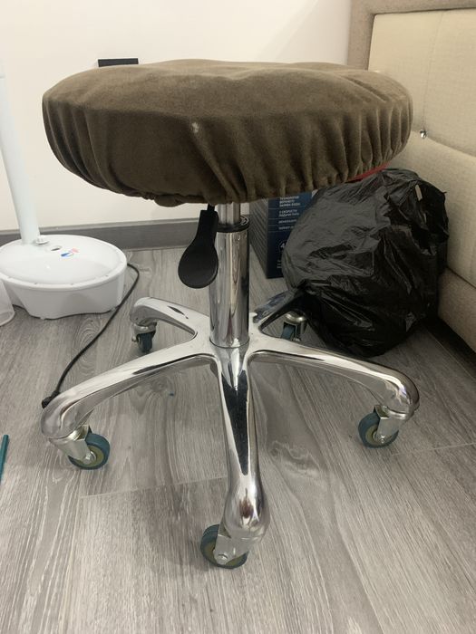 Продам стул регулирующийся