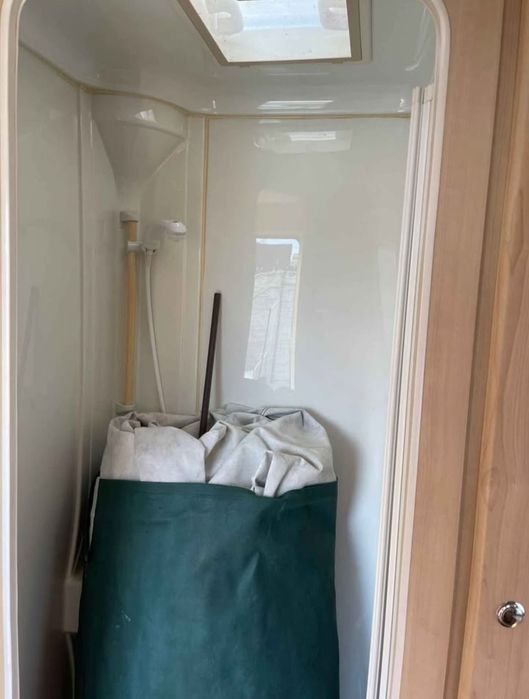 Rulota pentru familie cu 2 copii