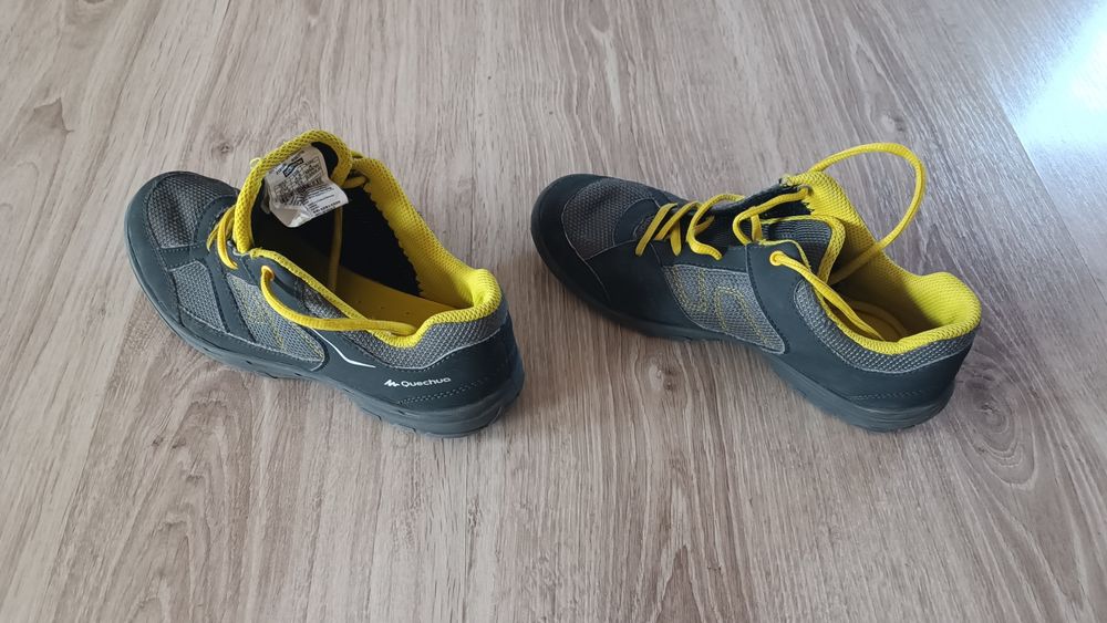 Ghete de munte Quechua gri, marime 37