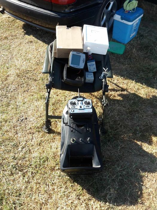 Лодка за захранка Devict bait boat + монтиран сонар LUCKY FF918