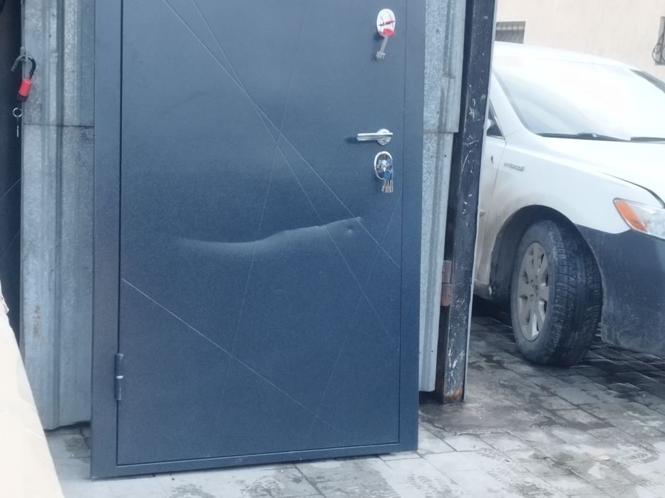 Входная металлическая дверь