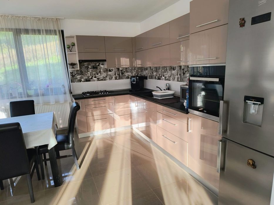 De vanzare casa cu 2,7 ha teren intravilan in Sovata