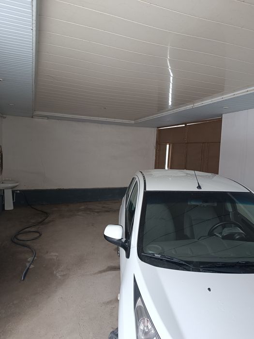 Yaxshlab o'qin uy sotiladi 4 sotik 3 ta xona  sanuzel uy ichida