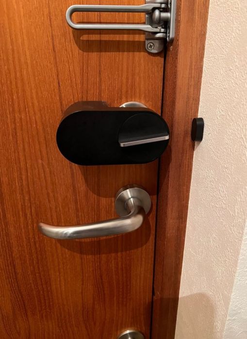 Zamok eshik pluntus perila o‘rnatamiz