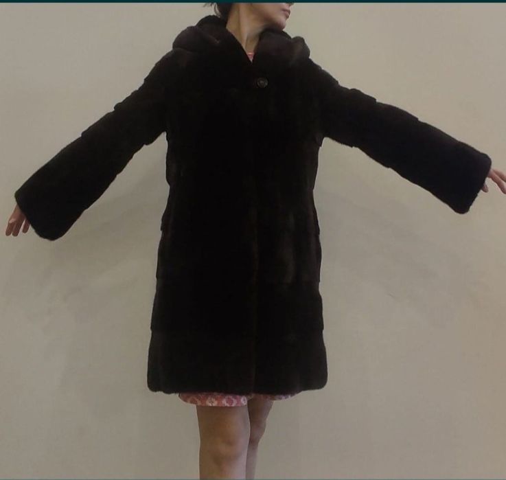 Продам шубу Blackglama