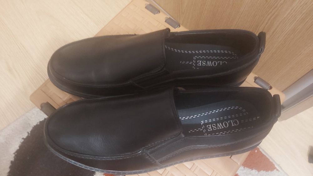 Pantofi din piele ecologica