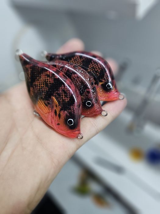 Ръчно изработен джърк модел Bilbo цвят Дракон за риболов на щуки