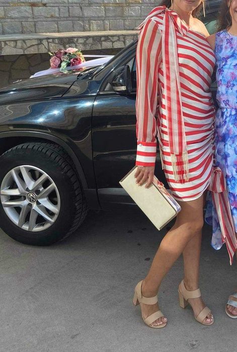 Официална къса рокля