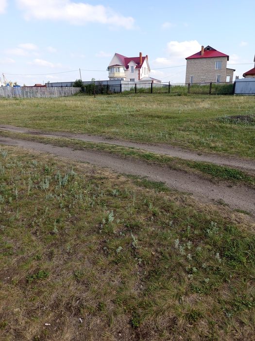 Продам участок с времянкой