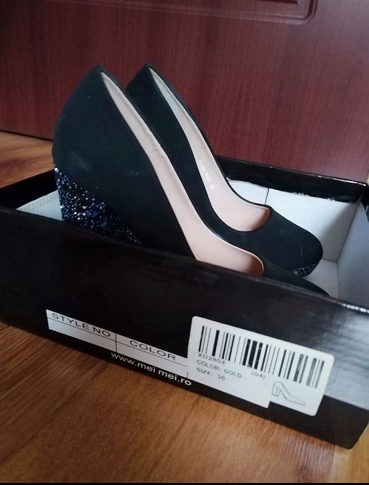 Pantofi cu toc mărimea 36
