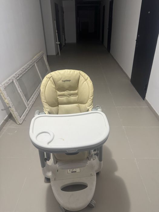 Детское кресло со столиком