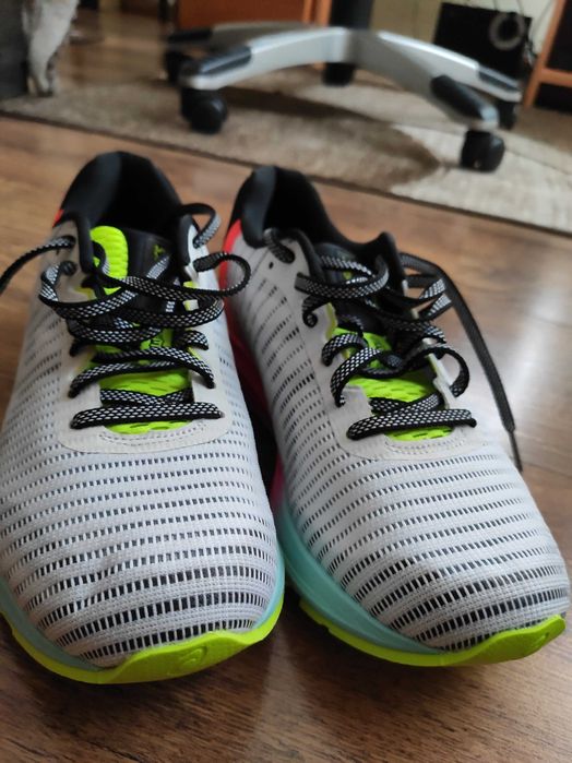 Обувки Asics DynaFlyte 3