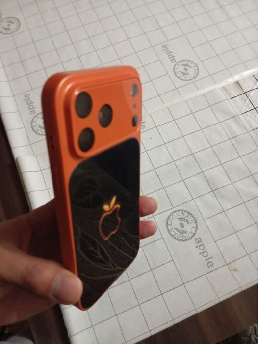 Iphone 17pro max чехол