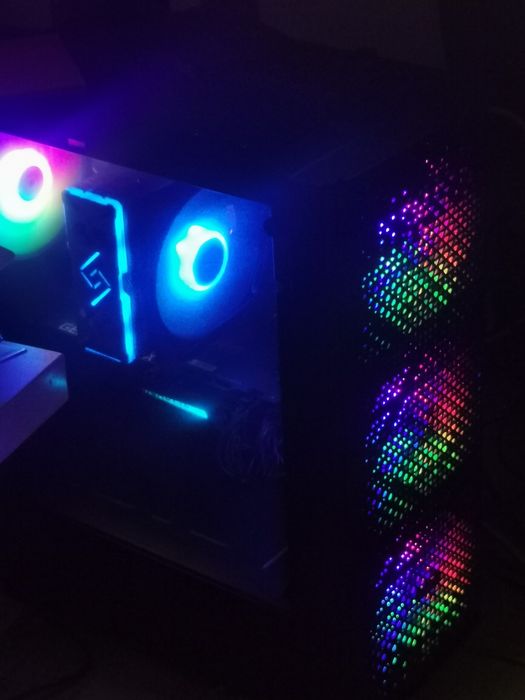 pc gaming ryzen 5 5600 16GB ddr4  rtx 3070 ssd 500gb
