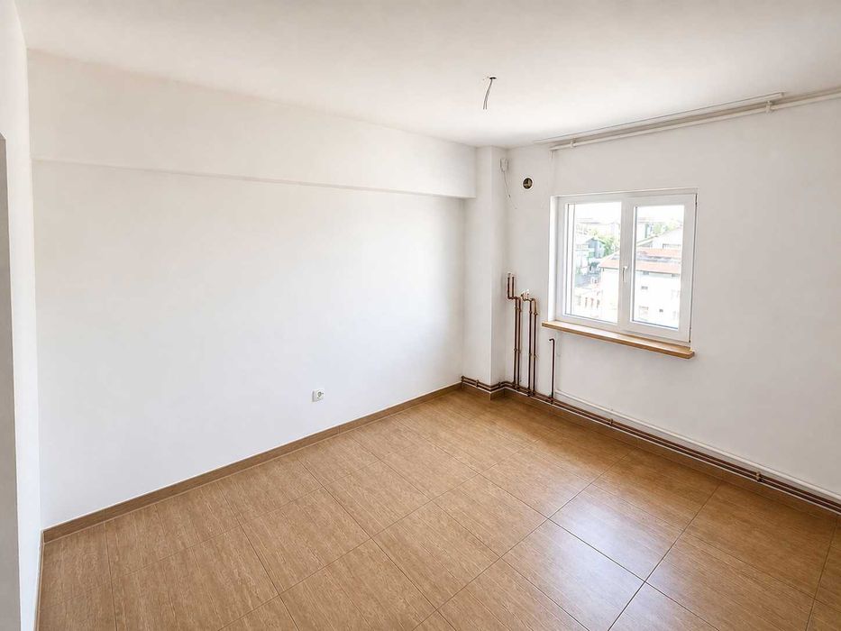 Apartament 3 camere decomandat, 64 mp, Luminos , Zonă liniștită