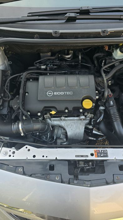 Vând Opel Astra j ...an fabricație 2012...