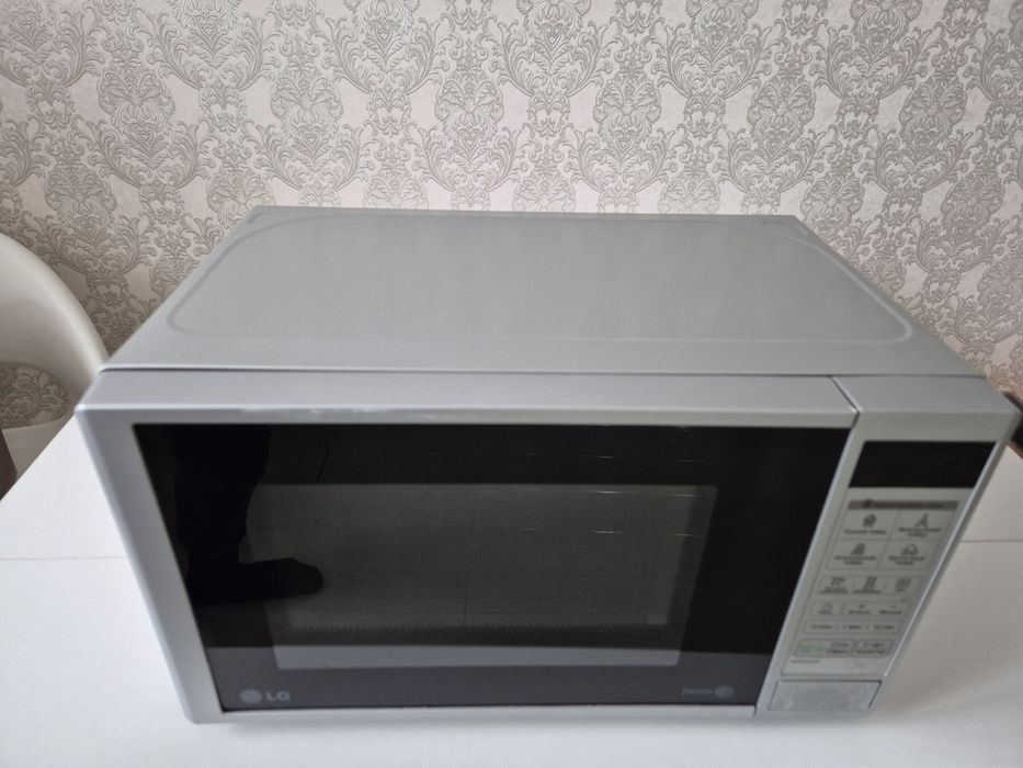 Продается микроволнова печь