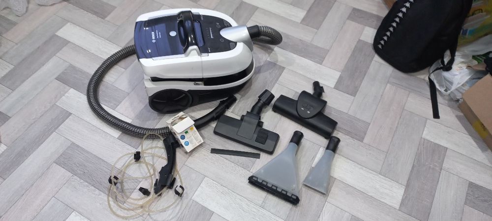 Продам пылесос 3/1 от  Bosch.