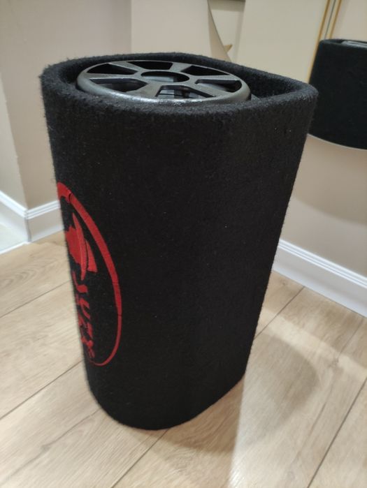 Почти новый сабвуфер