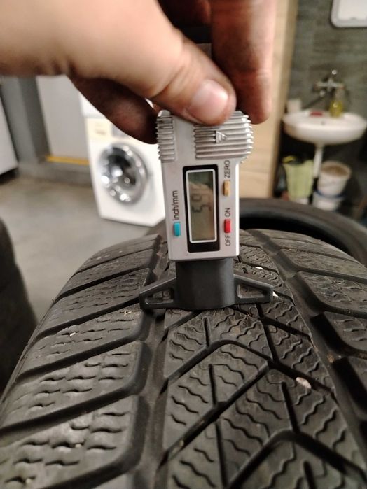 4бр.зимни гуми 225/55/17 Pirelli
