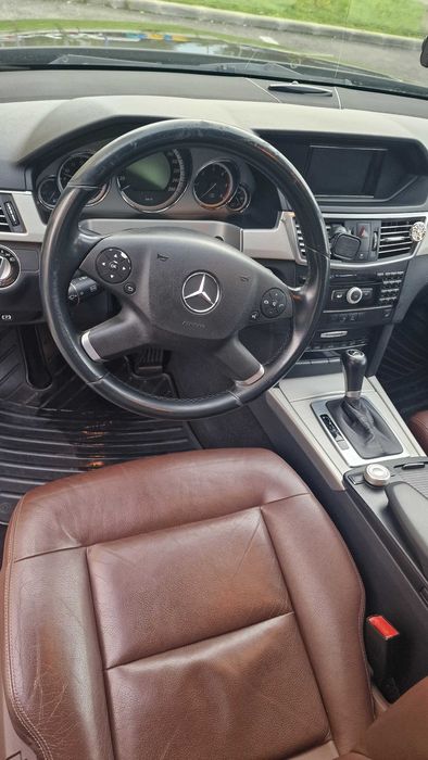 Mercedes-Benz E-Class, 2010, 245.000 km –Exterior / interior maro