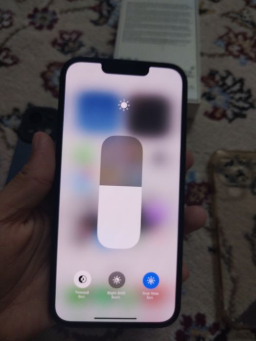 Продам хороший айфон 13