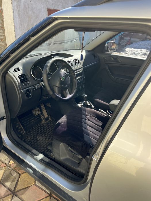 Авто Шкода йети.