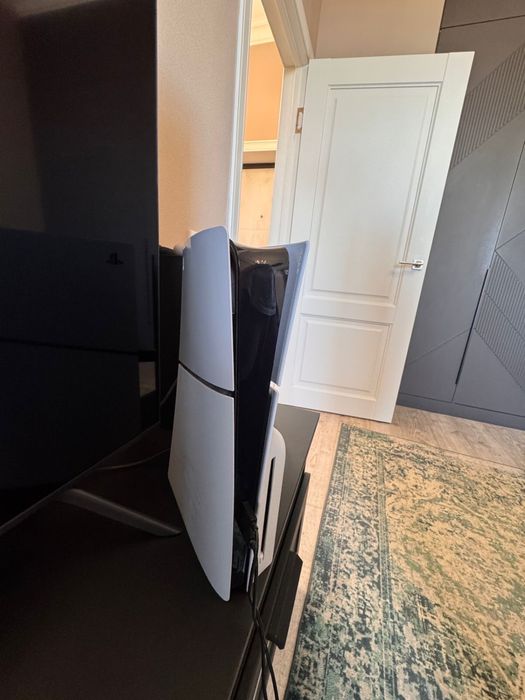 PS5 дисковая 2 геймпада, идеальное состояние