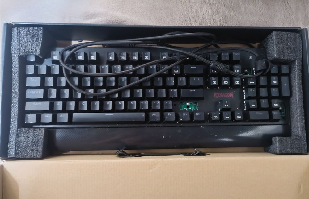 Tastatura mecanica gaming RGB  Redragon Kala K557RGB