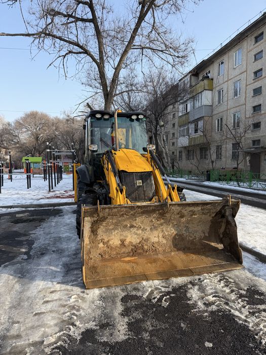 Трактор три в одном, Экскаватор погрузчик,