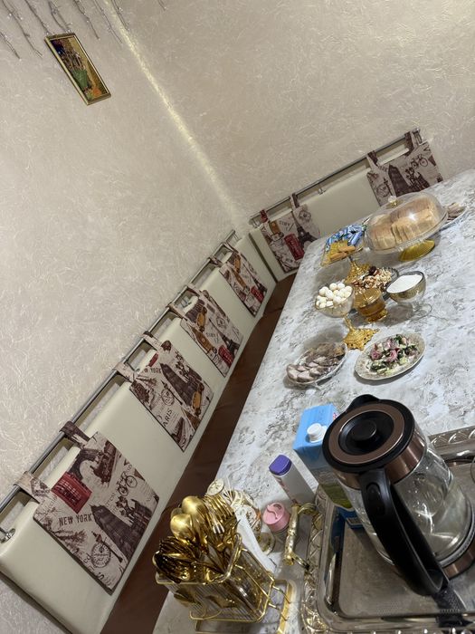 Куханный уголок срочно!