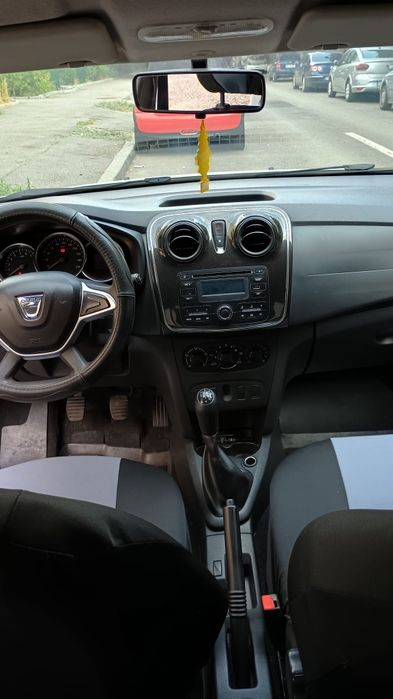 Vând Dacia Logan 2017