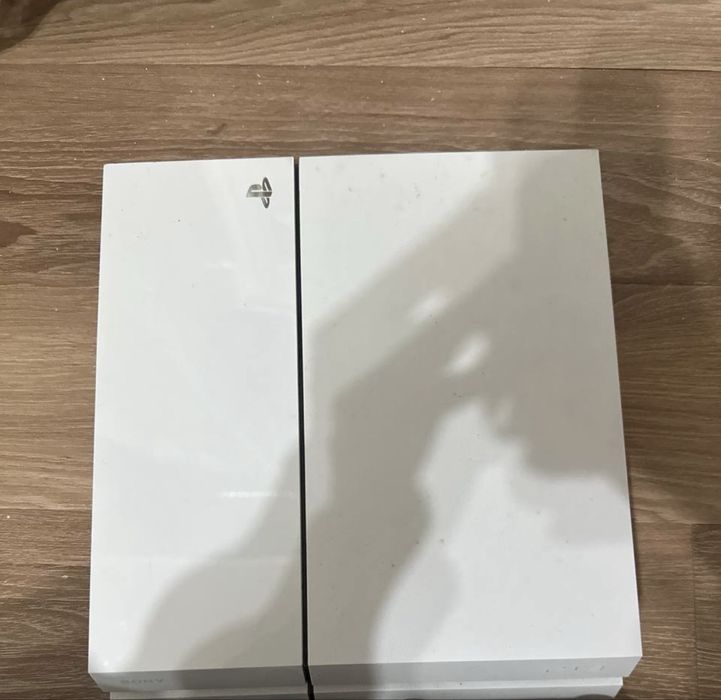 playstation 4 2TB goldhen vzlom