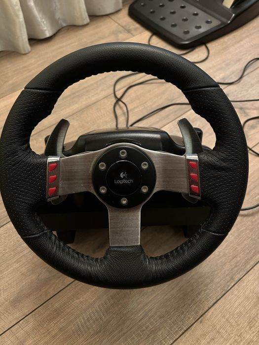 Logitech G27 в безупречно състояние
