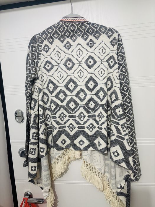 Reserved cardigan cu broderie și franjuri