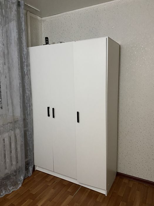 Продам 2 шкафа срочно