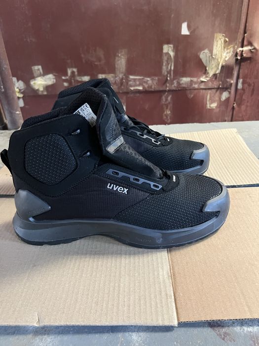 Vand bocanci protectie Uvex marimea 45