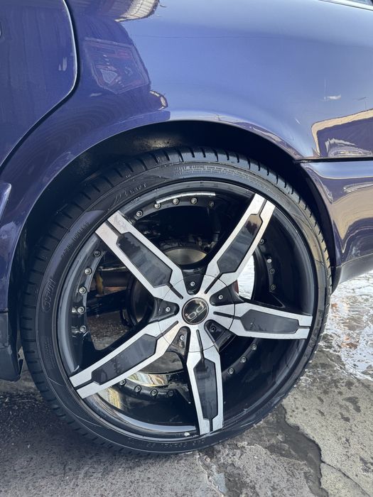 Диска с шинами 245/35/R20