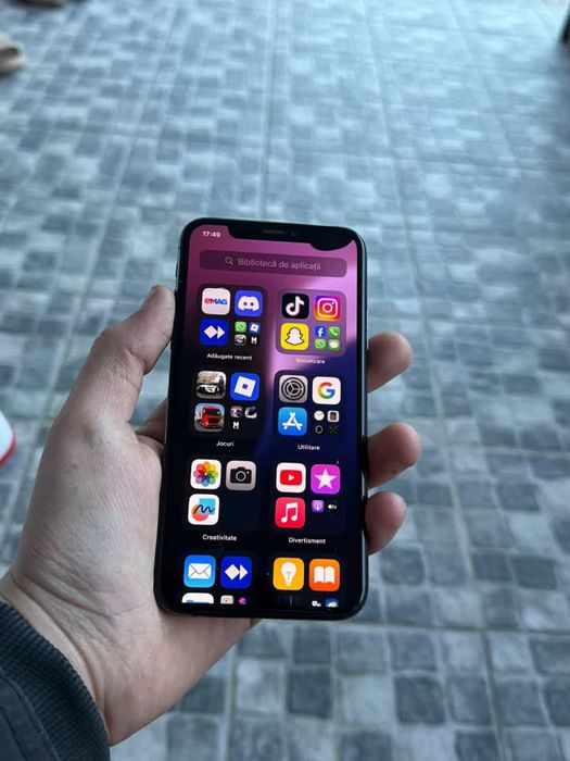 Vand iphone xs pret 500lei ,defectele se vad in poza