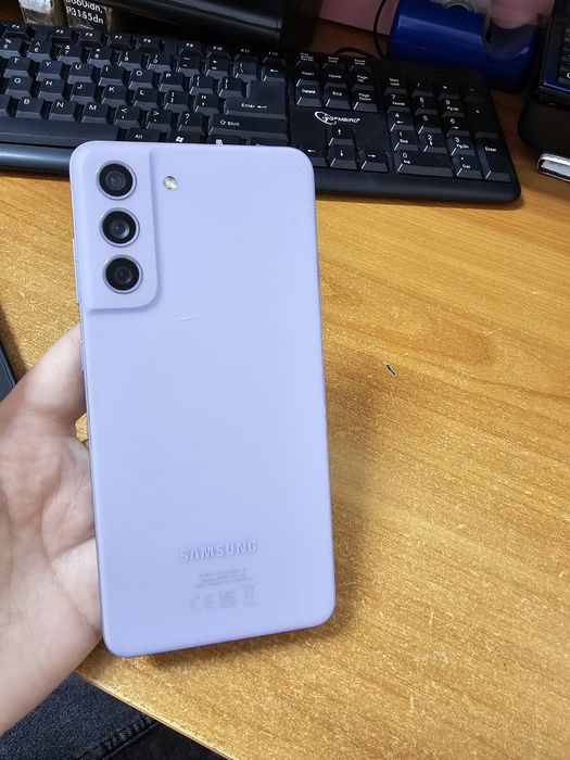 S21 FE 5G foarte bine întreținut