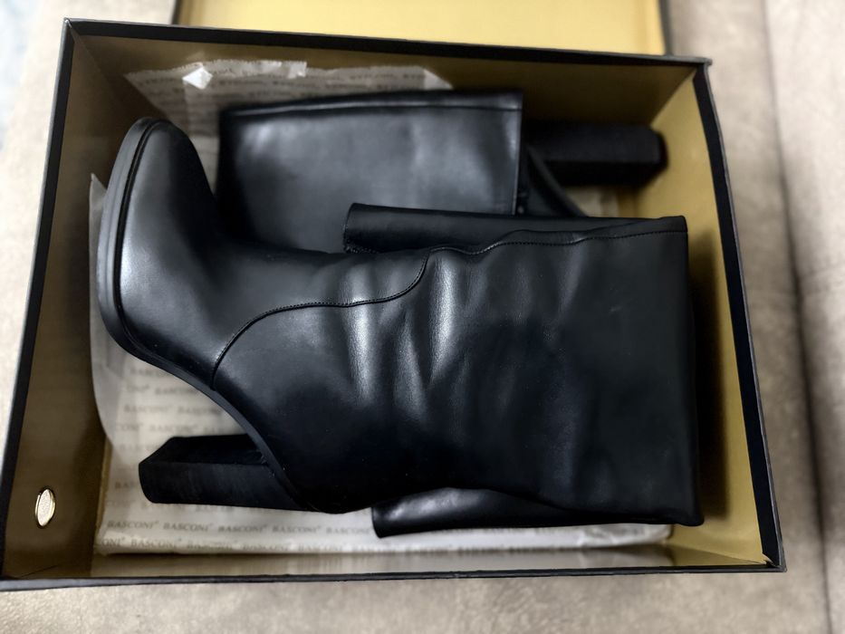 Продам обувь зимнюю Basconi