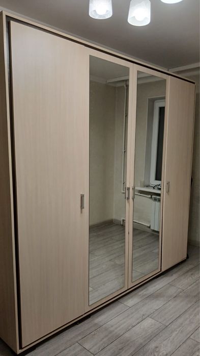 шифоньер (шкаф для одежды) в отличном состоянии