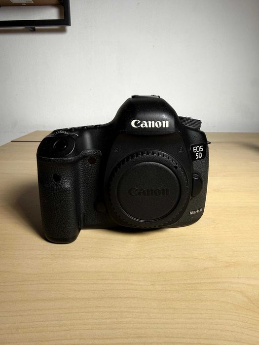 Aparat foto Canon 5D Mark III - aproape nou