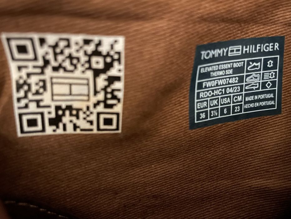 Cizme Tommy Hilfiger noi cu eticheta