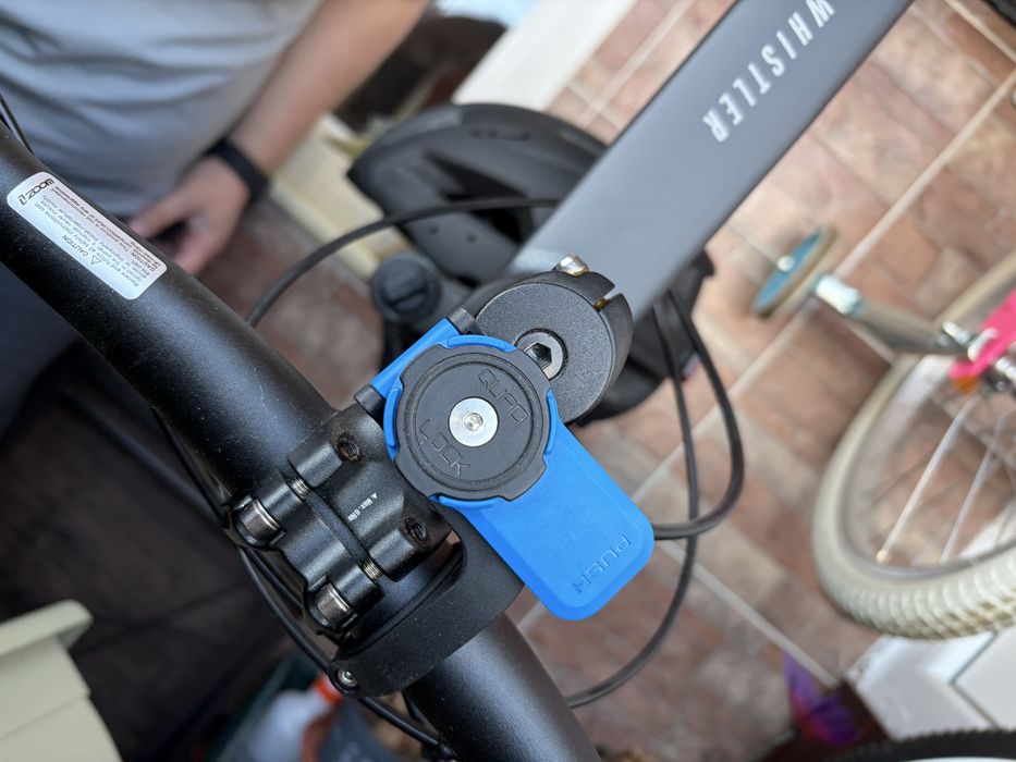 Husa Iphone 17 QuadLock (Quad Lock) plus accesorii