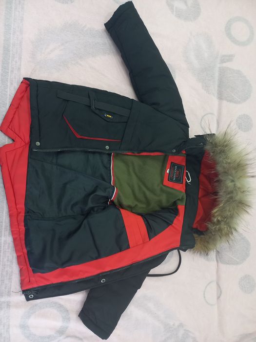 Детские куртки и ботинки